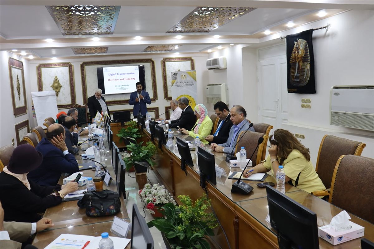 البرنامج التدريبي للمرشحين للمراكز والمعاهد البحثية