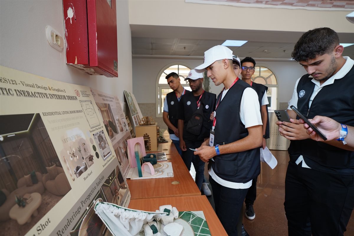 مخيم أسبوع العلوم بالجامعة البريطانية