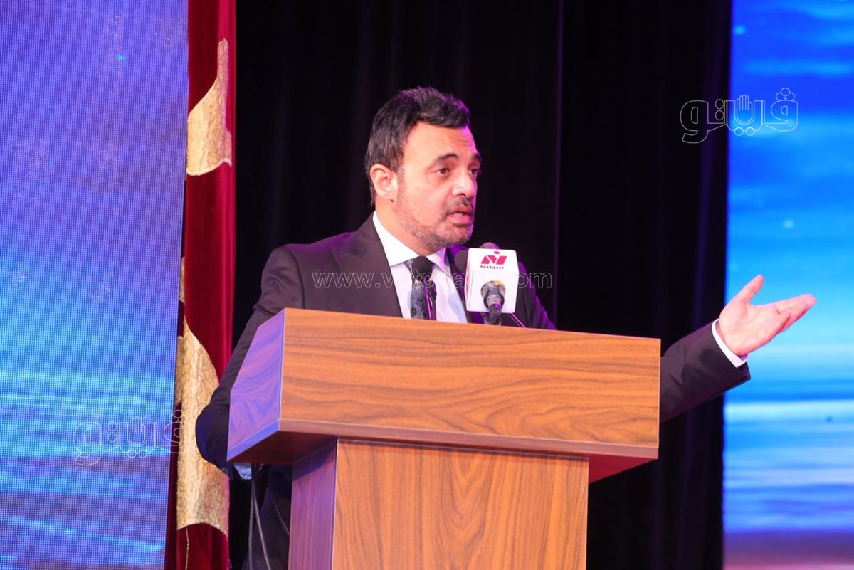 الفنان عمرو محمود ياسين خلال المهرجان، فيتو 