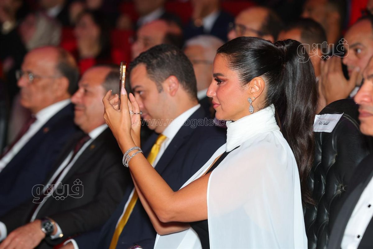 النجمة درة خلال تكريمها بمهرجان بورسعيد السينمائي الدولي، فيتو 