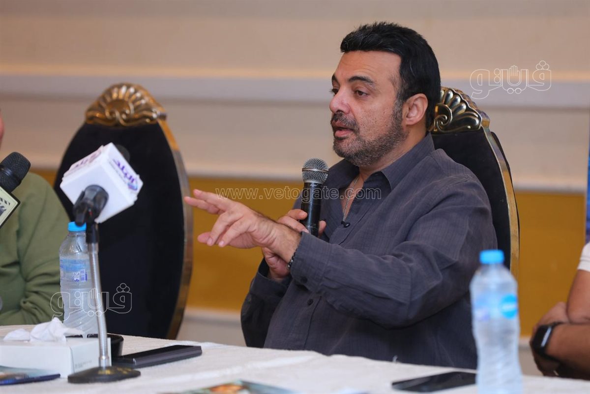 السيناريست عمرو محمود ياسين خلال الندوه، فيتو 