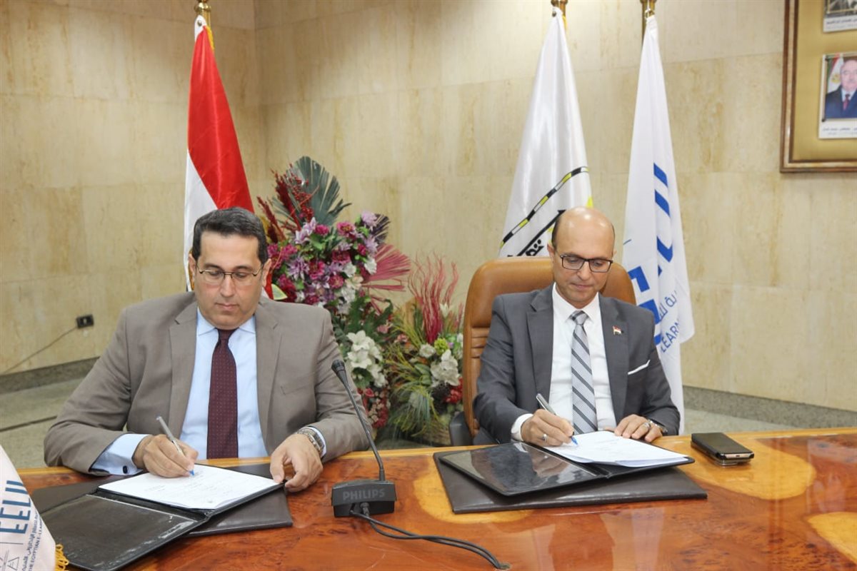 تعاون بين جامعتي المصرية للتعلم الإلكتروني وأسيوط