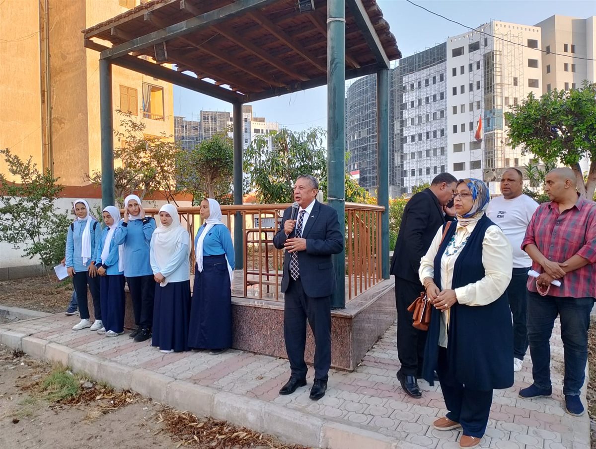 وكيل تعليم البحيرة يحضر طابور الصباح