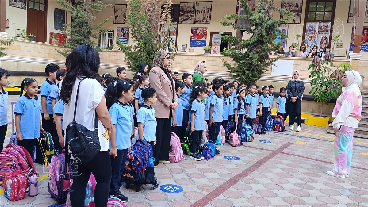 المدرسه اليونانيه الحديثه، فيتو 