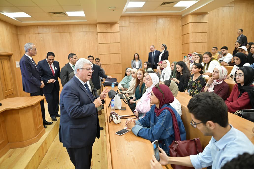 افتتاح العام الدراسي الجديد بجامعة القاهرة الأهلية