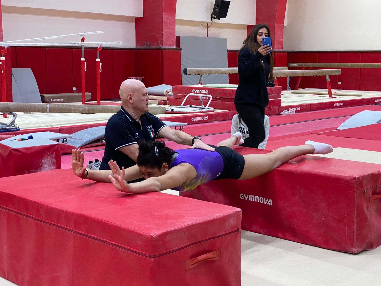 دورة تدريبية لمدربي الجمباز الفني بالمركز الأولمبي (3)