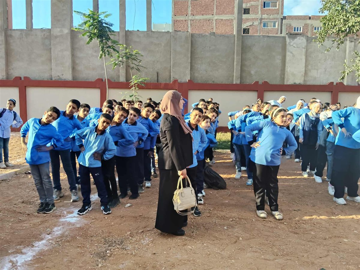 محافظ الشرقية يحضر طابور الصباح،فيتو