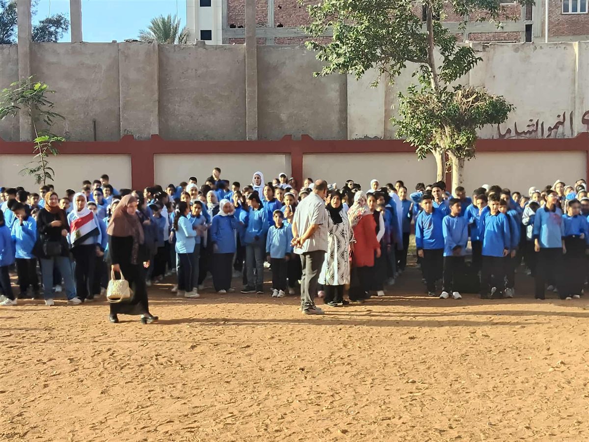 محافظ الشرقية يحضر طابور الصباح،فيتو