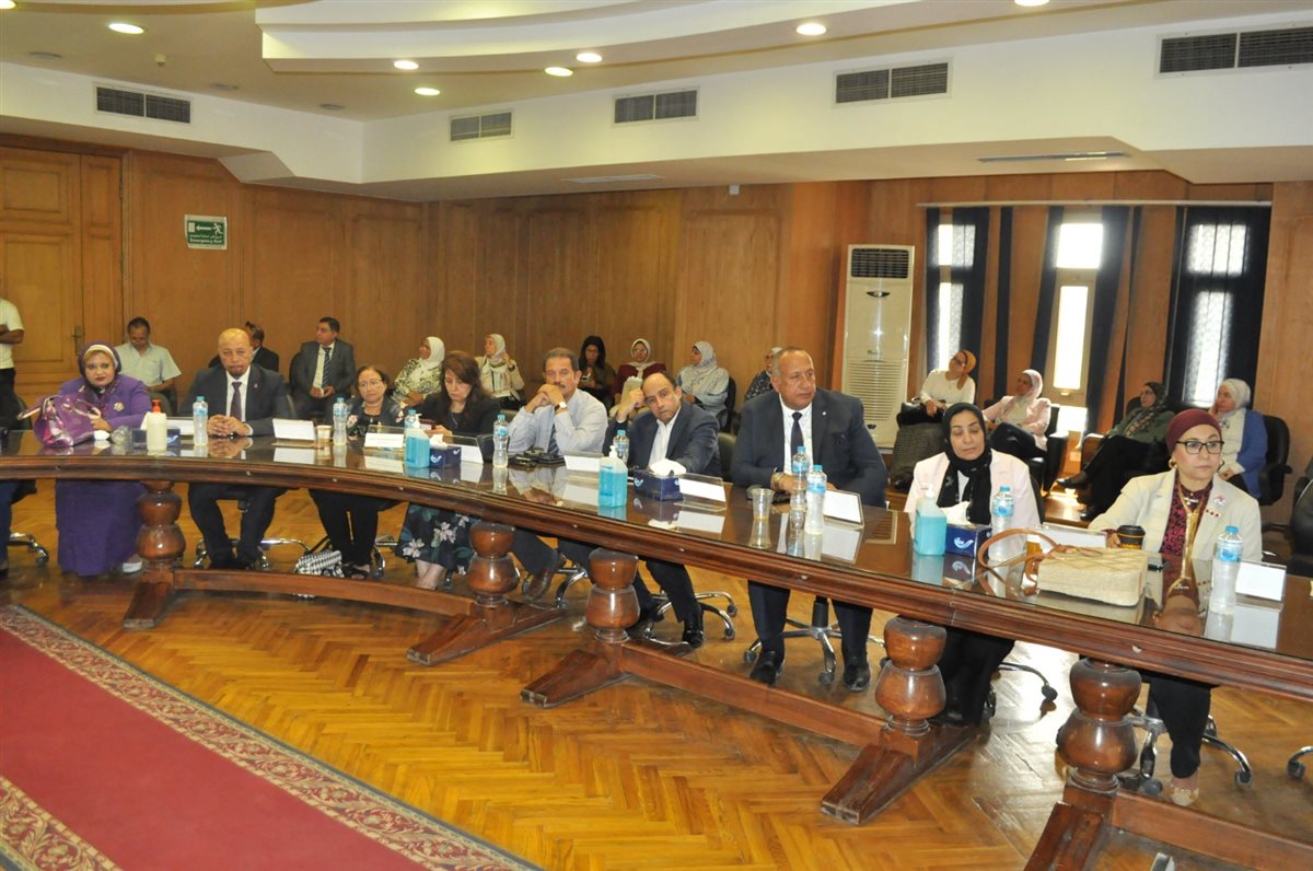 اجتماع مجلس كلية طب قصر العيني