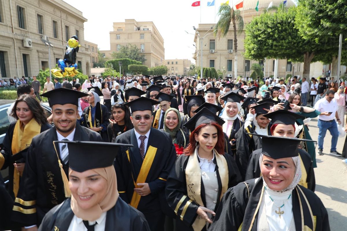 حفل تخرج الدفعة الخمسين بإعلام القاهرة