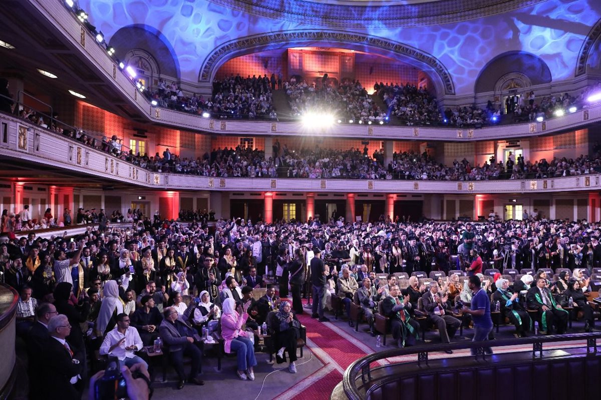 حفل تخرج الدفعة الخمسين بإعلام القاهرة