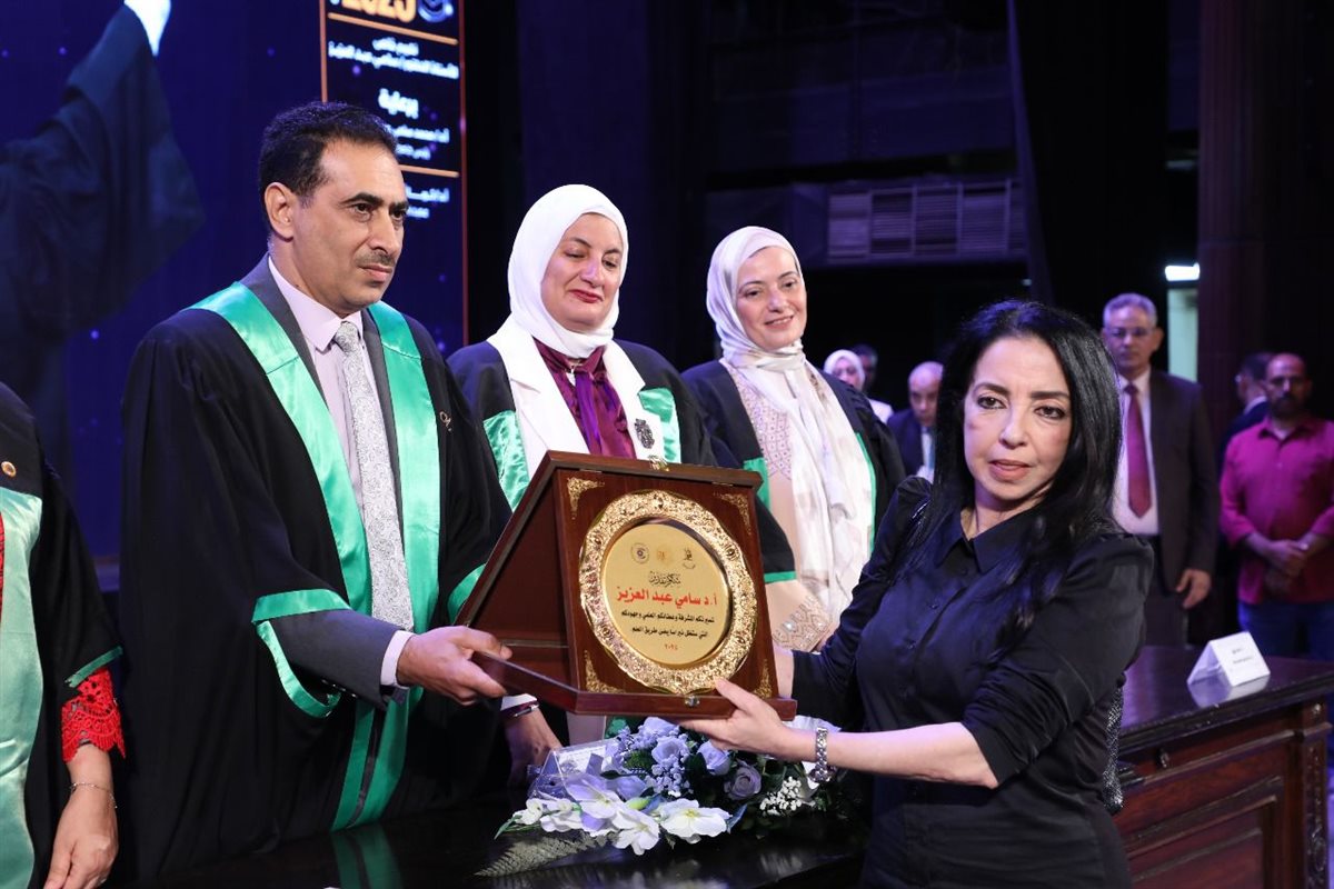 حفل تخرج الدفعة الخمسين بإعلام القاهرة