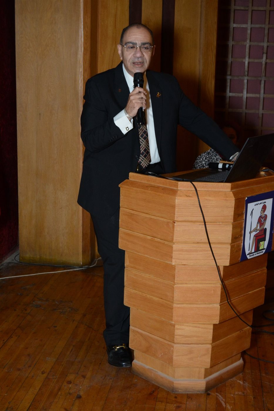 د. حسام حسني