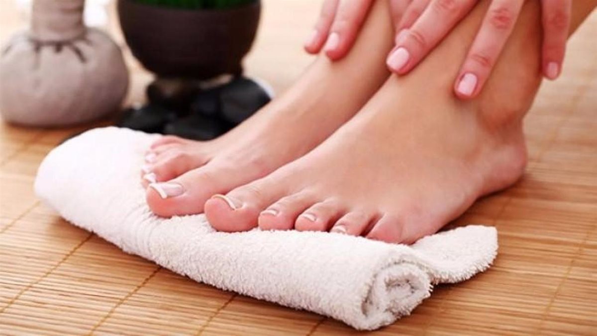 العناية بالقدمين