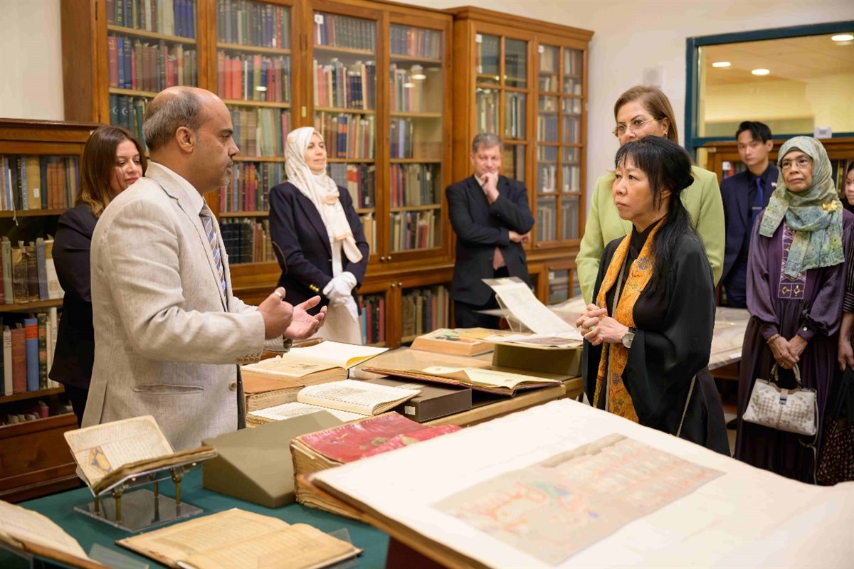 سيدة سنغافورة الأولى في الجامعة الأمريكية