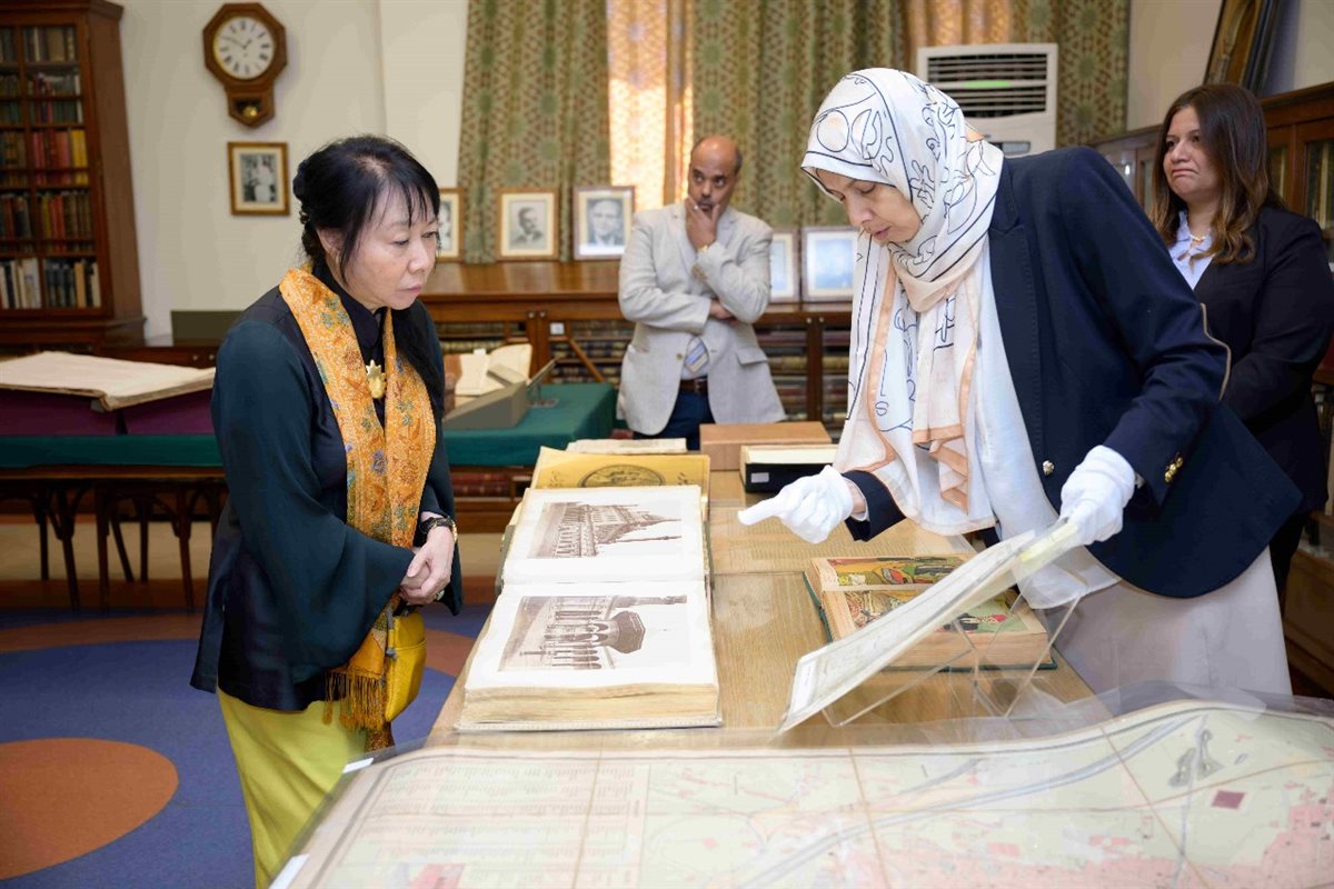 سيدة سنغافورة الأولى في الجامعة الأمريكية