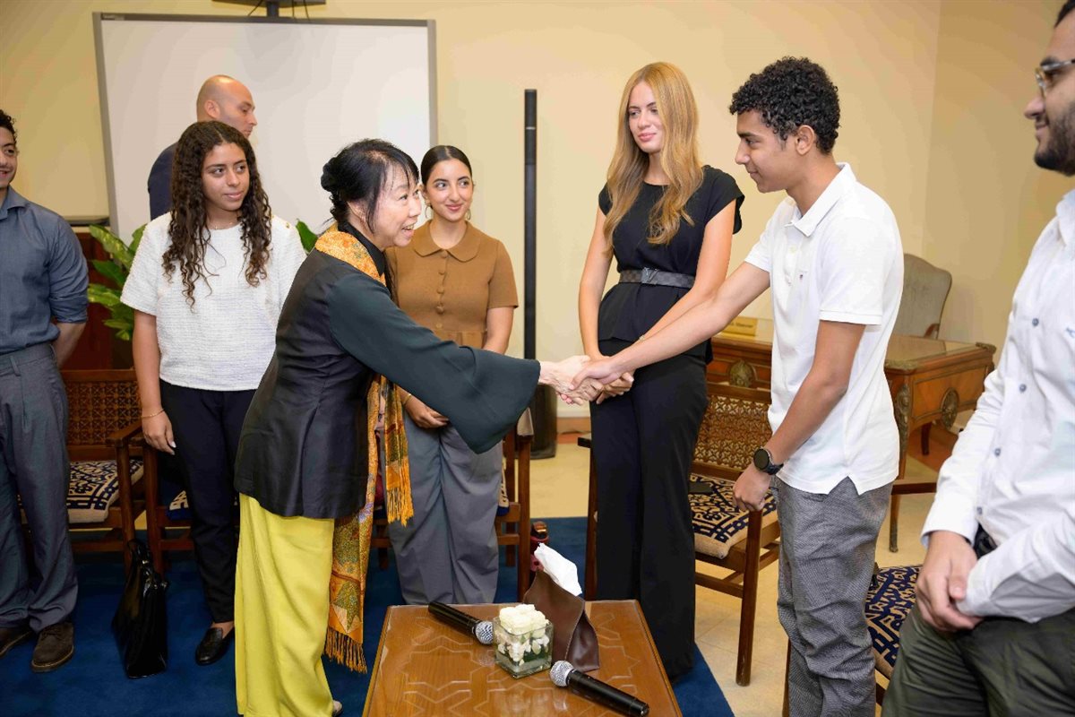 سيدة سنغافورة الأولى في الجامعة الأمريكية