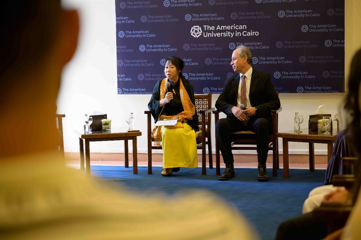 سيدة سنغافورة الأولى في الجامعة الأمريكية