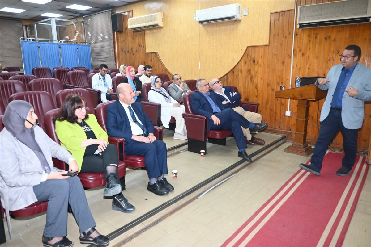 وفد المجلس العربي للاختصاصات الصحية في قصر العيني&nbsp;