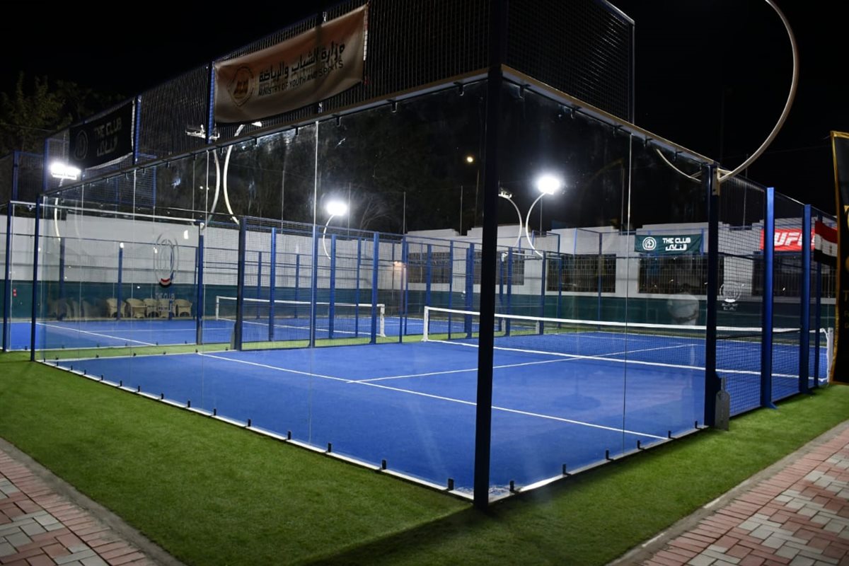 أشرف صبحي ومحافظ الجيزة يفتتحان ملاعب البادل الجديدة بنادي النادي أكتوبر