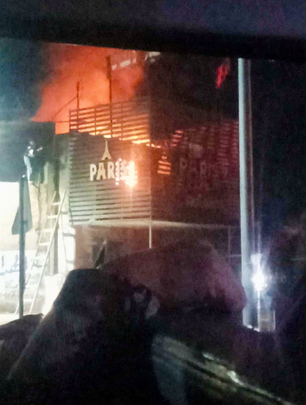 حريق هائل يلتهم قاعة أفراح على طريق طنطا – المحلة والدفع بـ5 سيارات إطفاء للسيطرة