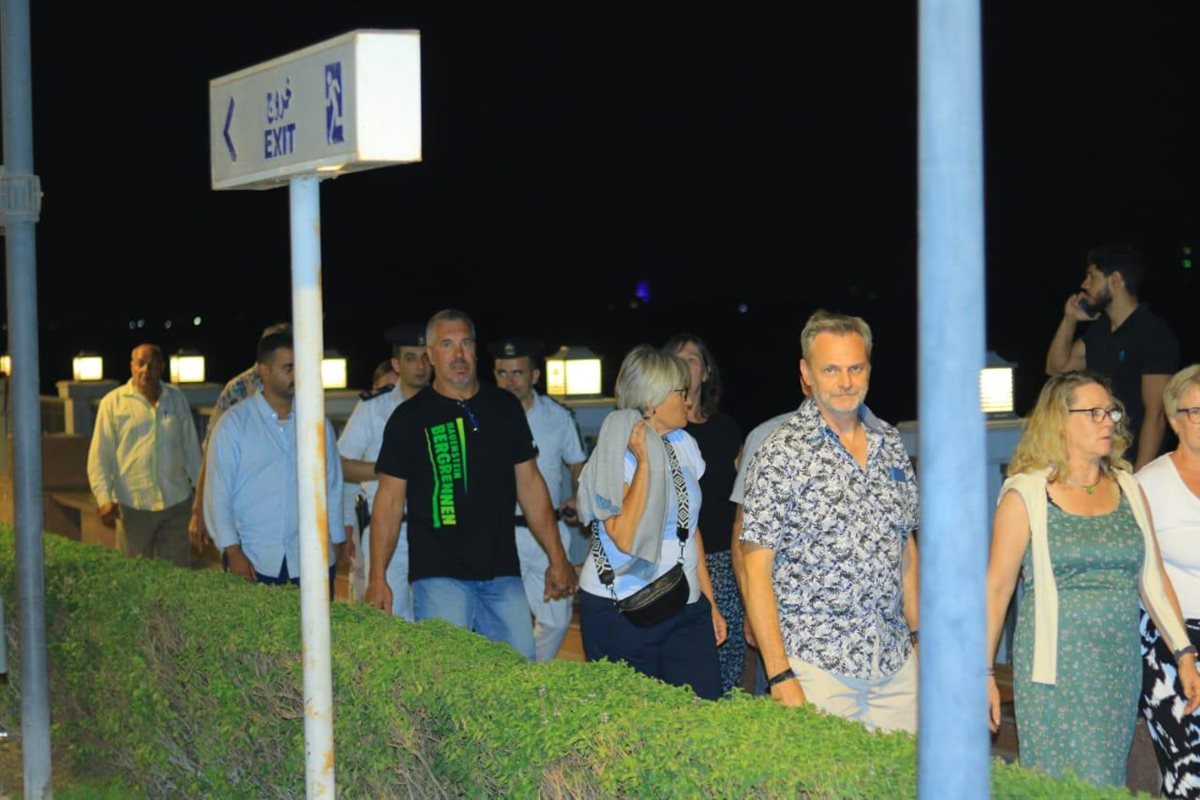 <strong> فوج سياحي ألماني يزور ممشى كورنيش بني سويف</strong>