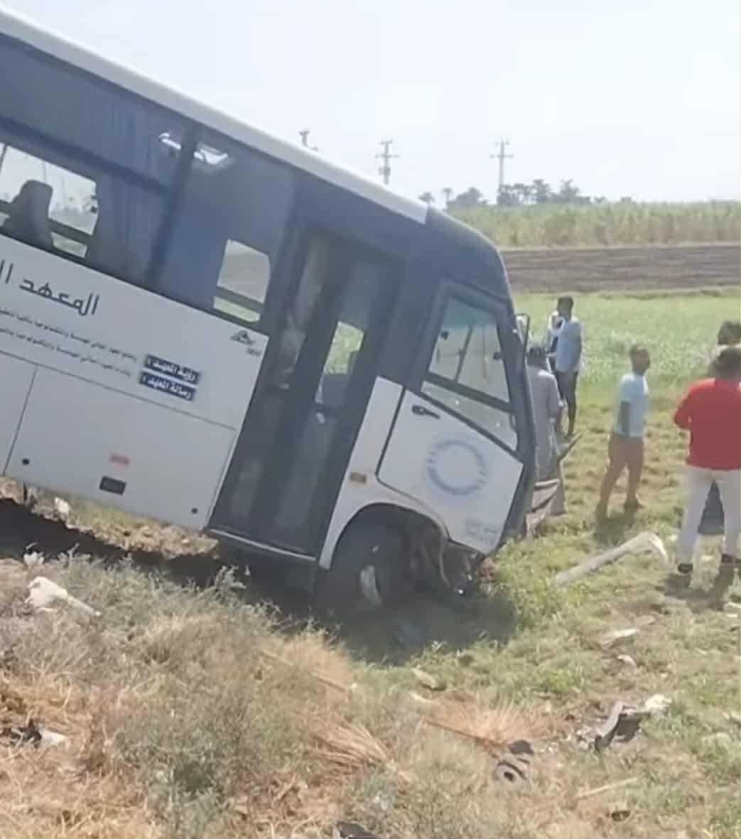 تصادم أتوبيس مع ملاكي، مصرع وإصابة 5 أشخاص في حادث مروع بالمنيا