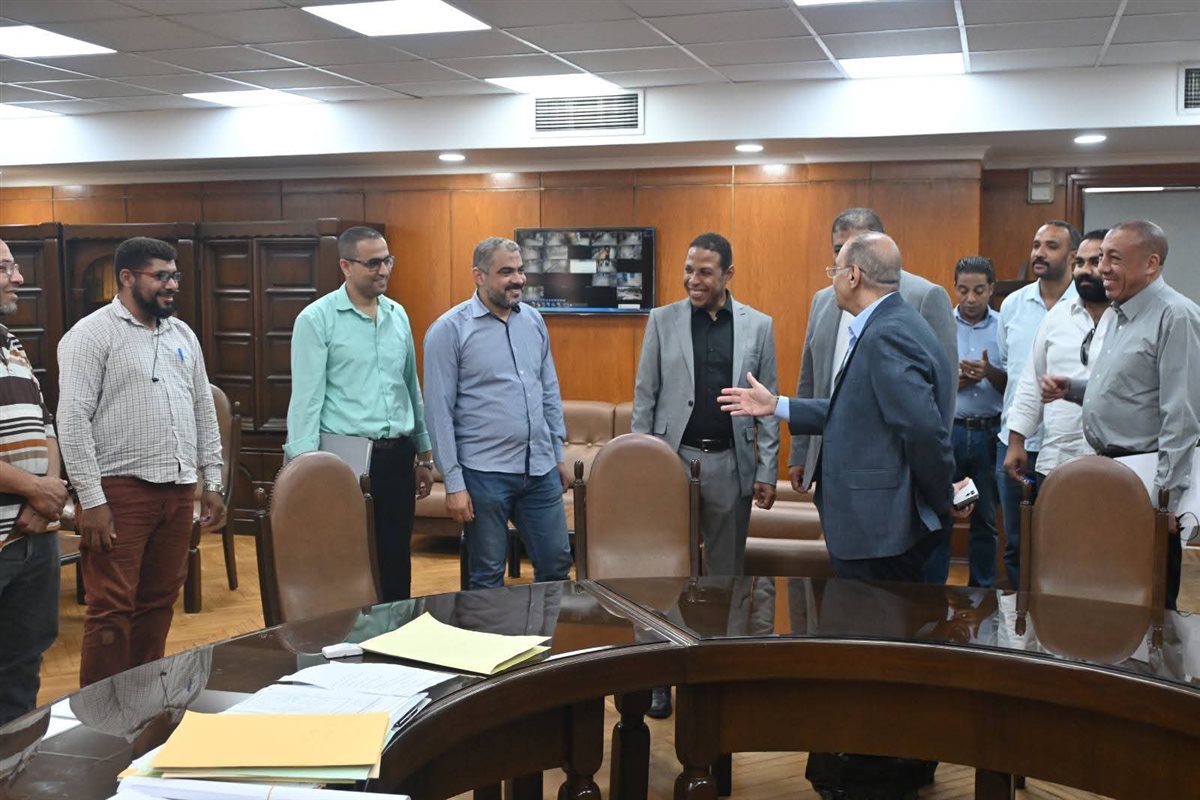 المدير التنفيذي لمستشفيات جامعة القاهرة يزور ابو الريش المنيرة