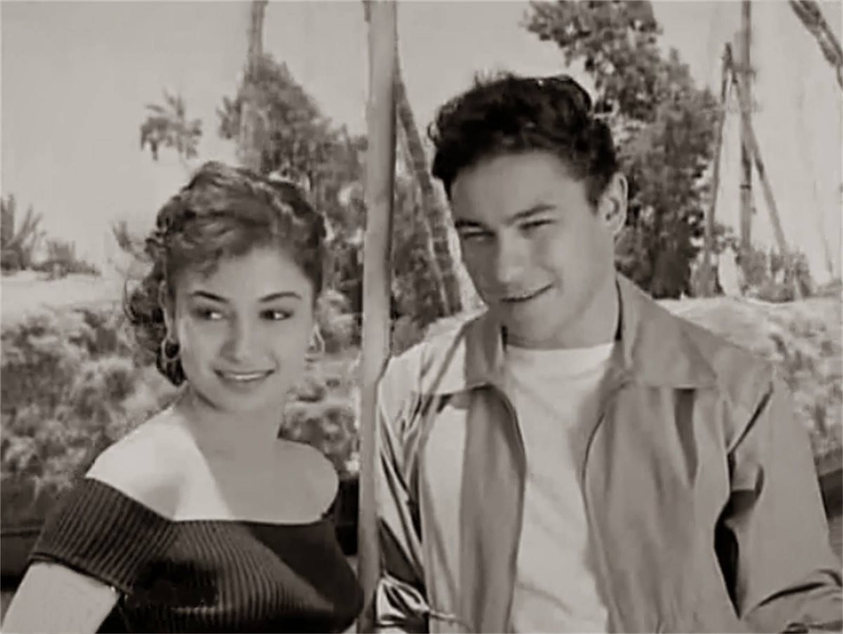 أحمد رمزى مع ايمان فى فيلم علمونى الحب 