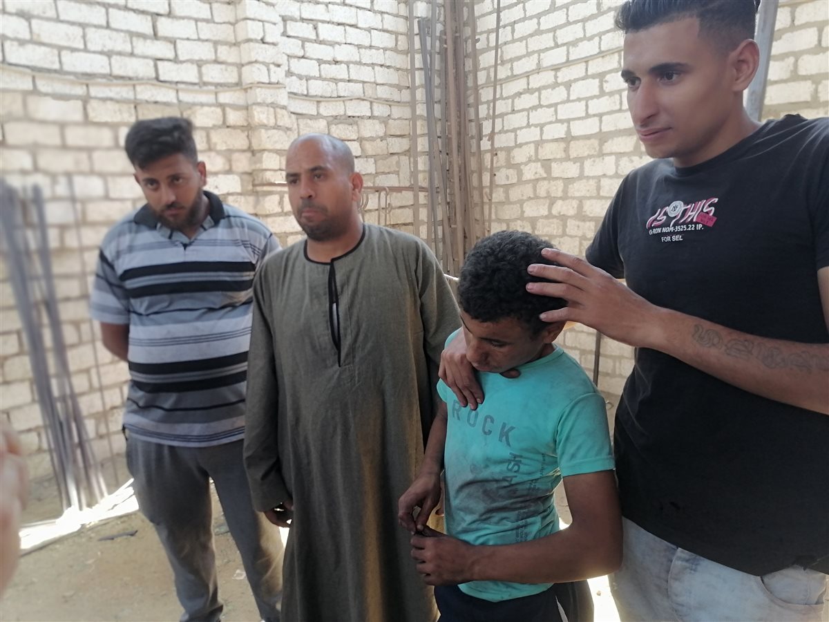 محافظ المنيا يستجيب لمناشدة أسرة الطالب الكفيف شنودة الحداد ويبني له منزلًا جديدًا