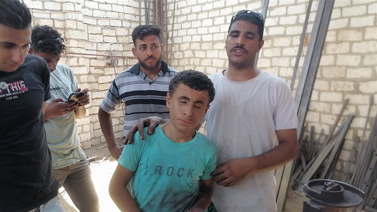 محافظ المنيا يستجيب لمناشدة أسرة الطالب الكفيف شنودة الحداد ويبني له منزلًا جديدًا