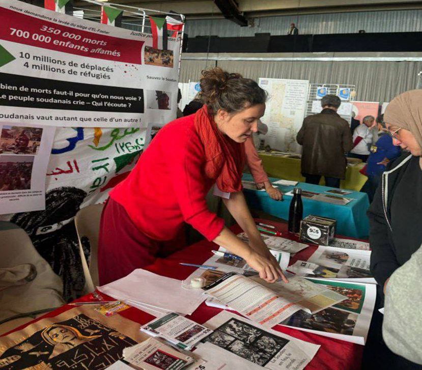 جانب من احتجاج أبناء الجالية السودانية فى فرنسا، فيتو