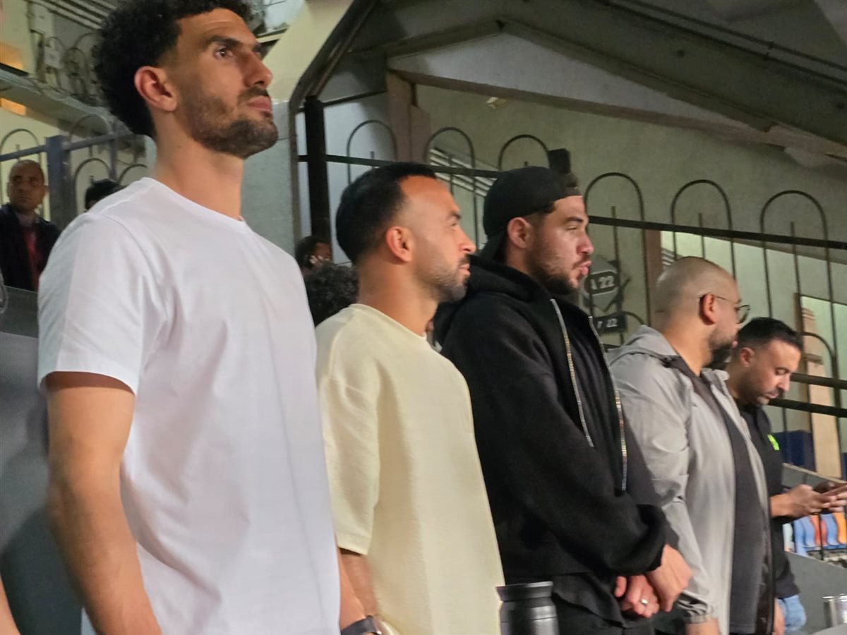 قمة بلا تعصب، ثنائي الأهلي بجوار حارس الزمالك في مدرجات استاد القاهرة