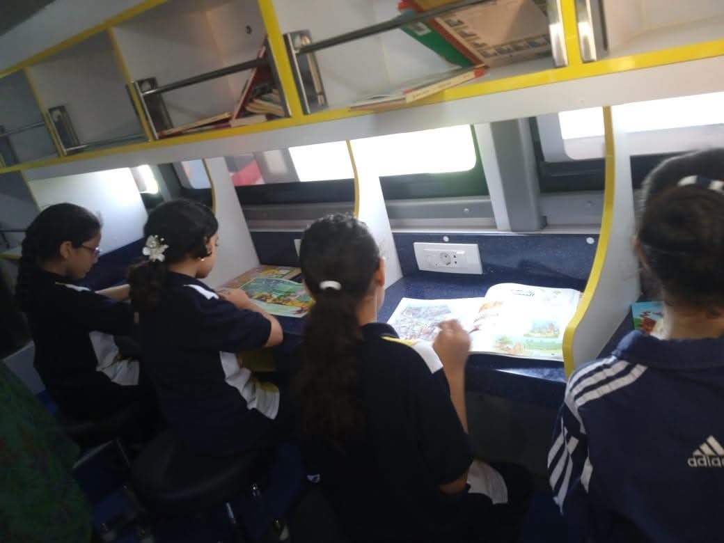 جانب من أنشطة المكتبة، فيتو