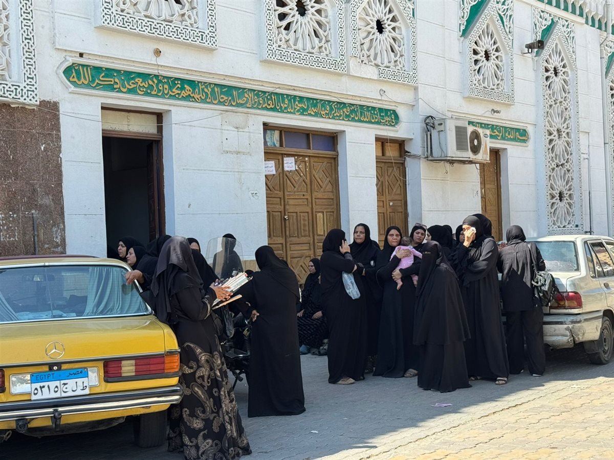 جانب من تشيع الجثمان، فيتو 