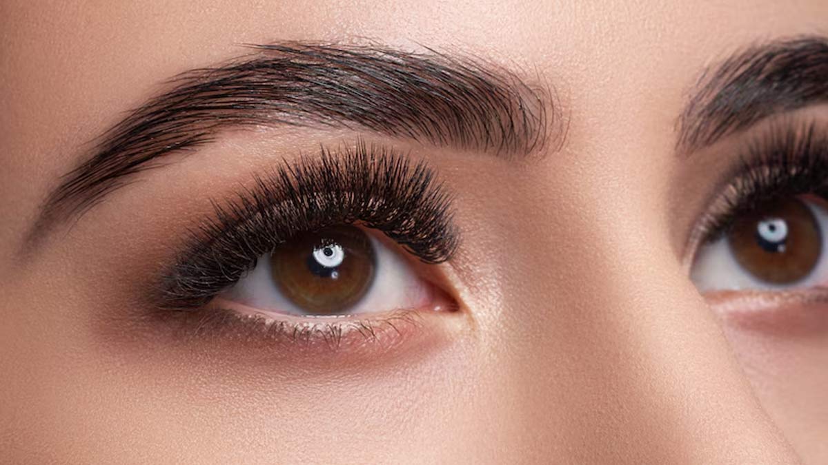 وصفات للعناية برموشك