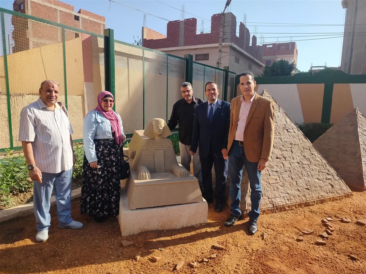 مجسمات للاهرامات وابو الهول بمدرسة بالقليوبية، فيتو