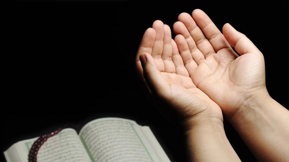 هل الأذكار والدعوات عند الصباح واجبة، فيتو