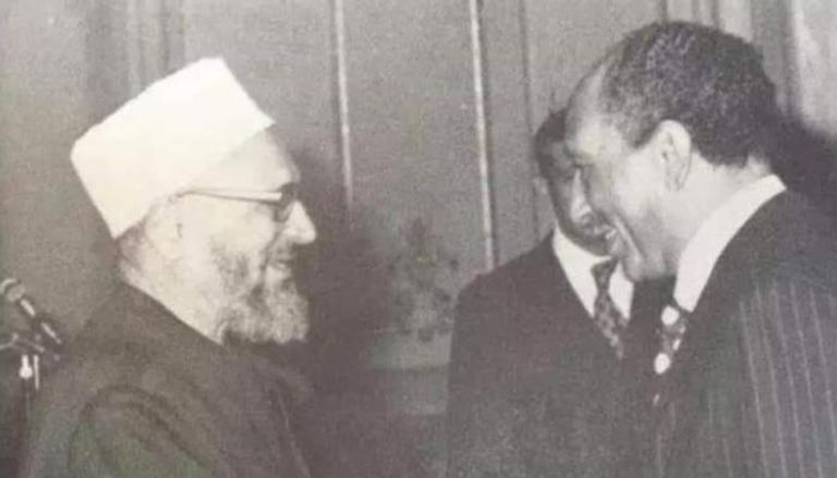 السادات فى لقائه بالشيخ عبد الحليم محمود