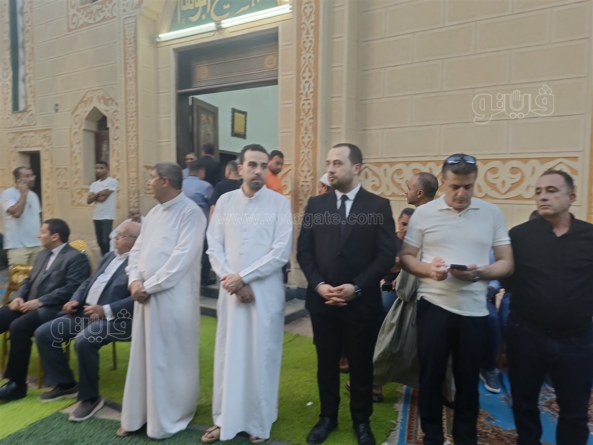 توافد حاشد على سرادق عزاء العالم الجليل أحمد عمر هاشم بالشرقية،فيتو