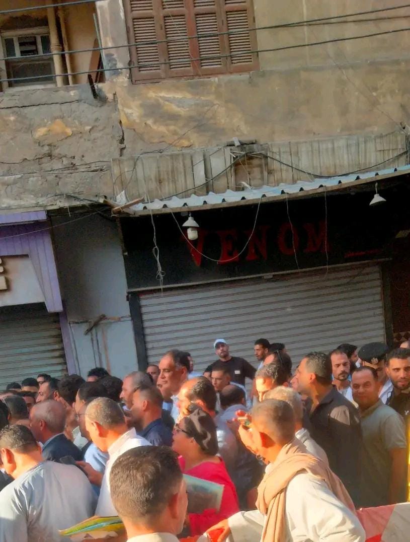 توافد المرشحين وأنصارهم على محكمة الزقازيق مع فتح باب الترشح للنواب،فيتو