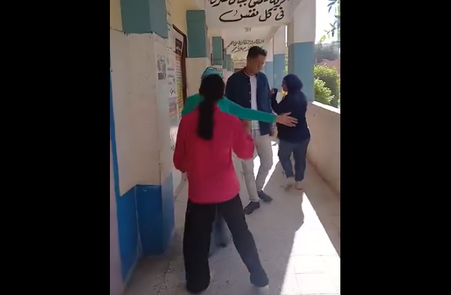 أم تشكو مديرة مدرسة لاجبار ابنتها على نظام البكالوريا، فيتو