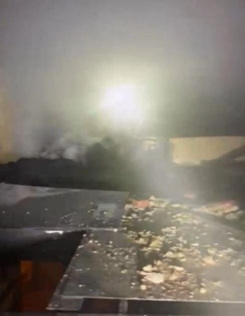 حريق مخزن قطع غيار سيارات بالحرفيين