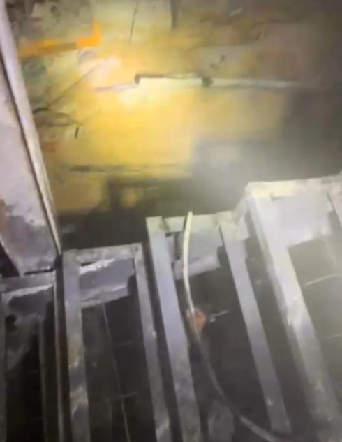 حريق مخزن قطع غيار سيارات بالحرفيين