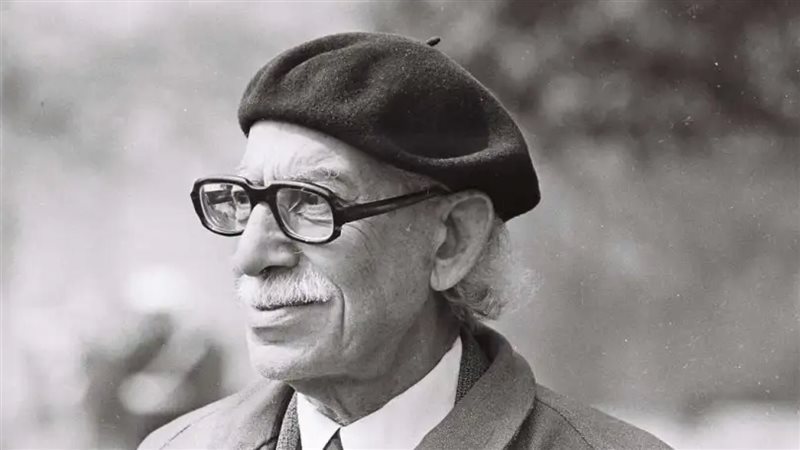 الاديب توفيق الحكيم