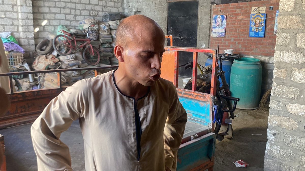 قصة كفاح أبانوب الكفيف خريج الإعلام بالمنيا، فيتو&nbsp;