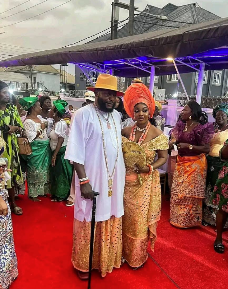 في حفل ضخم ملياردير نيجيريا يتزوج للمرة الـ19، فيتو