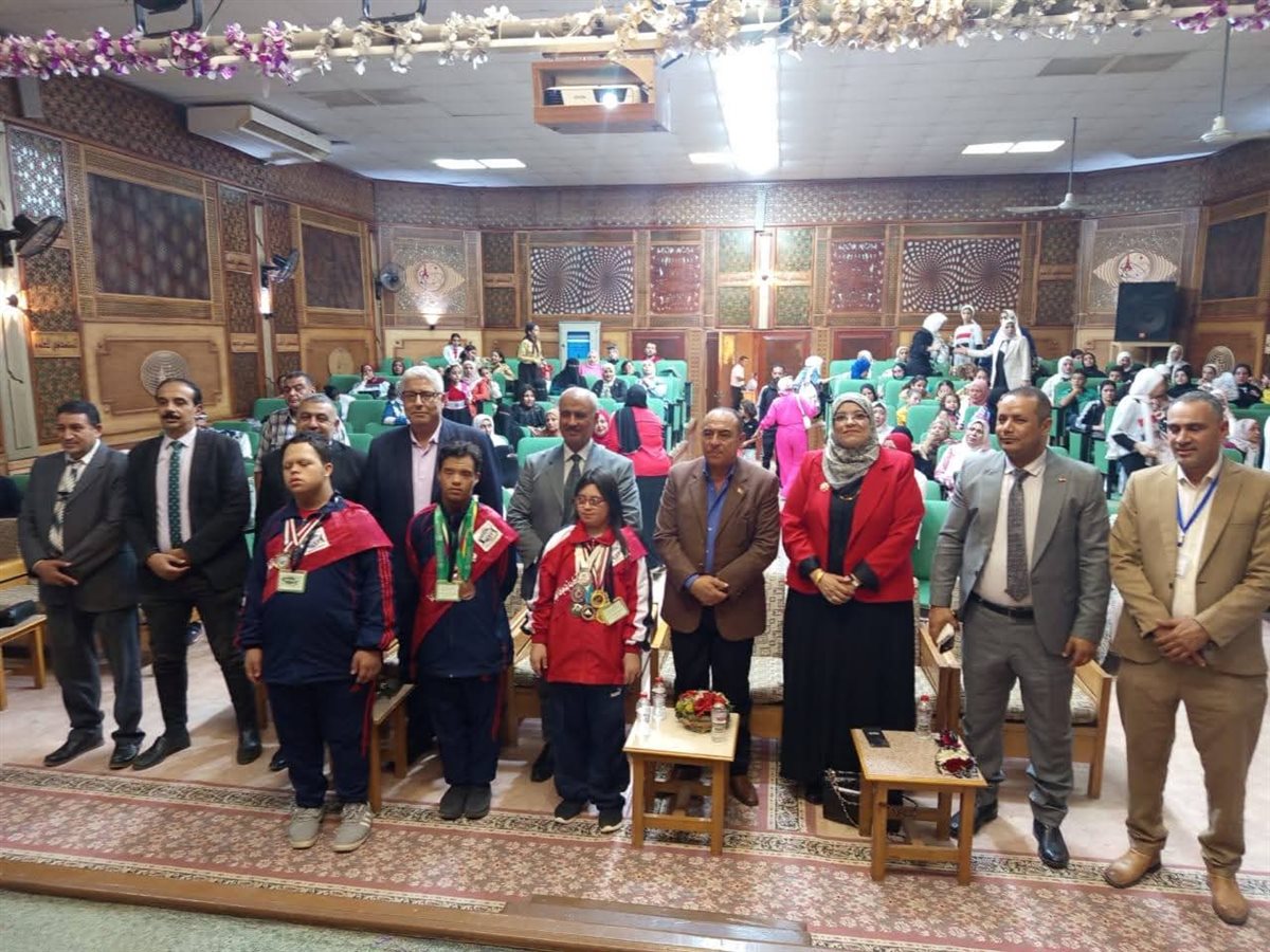 تعليم دمياط يشعل مسرح المركز الاستكشافي باحتفالية وطنية مبهرة لانتصارات اكتوبر