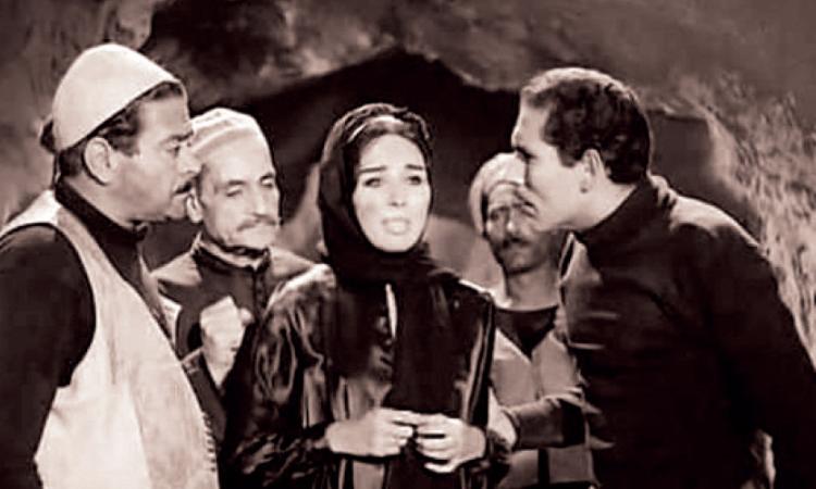 عبد الله غيث ولبنى عبد العزيز فى فيلم أدهم الشرقاوى&nbsp;