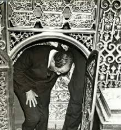 السادات في مسجد السيد البدوي، فيتو